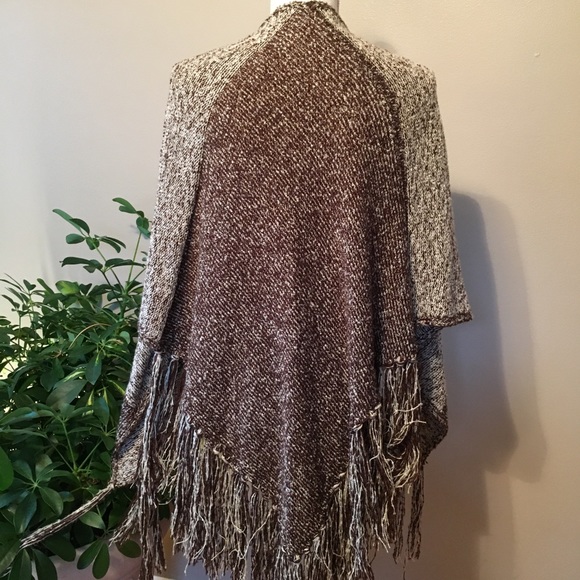 LOOK brown contrast wide stripe shawl wrap with fringe. - Picture 2 of 3